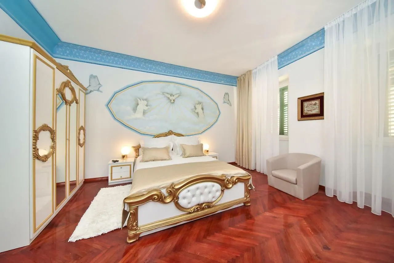 Old Town Jacuzzi Suite Zara Affittacamere
