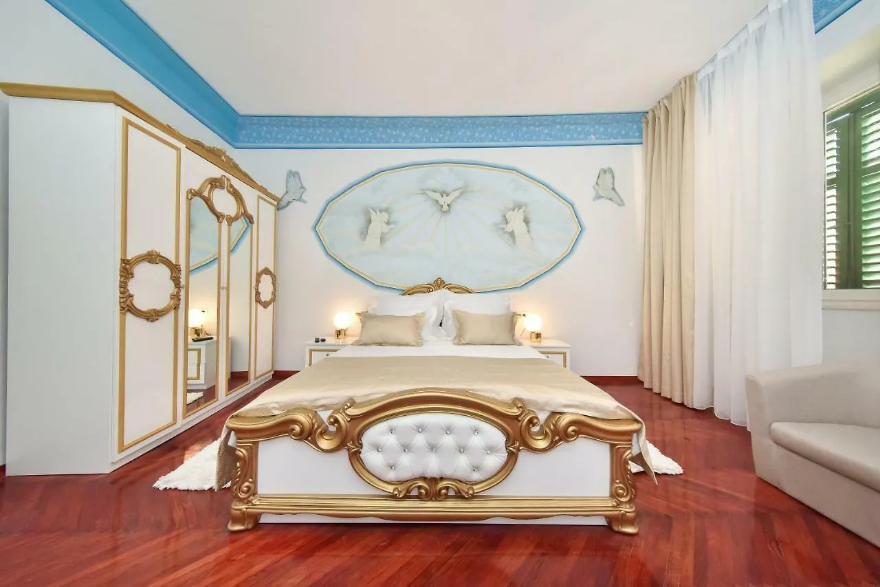 Affittacamere Old Town Jacuzzi Suite Zara