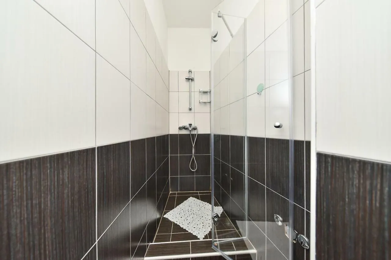Old Town Jacuzzi Suite Zara Affittacamere