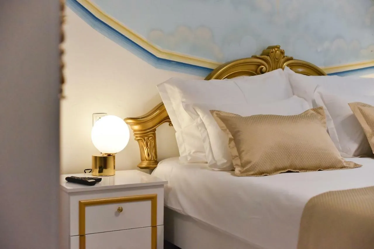 Old Town Jacuzzi Suite Zara Affittacamere
