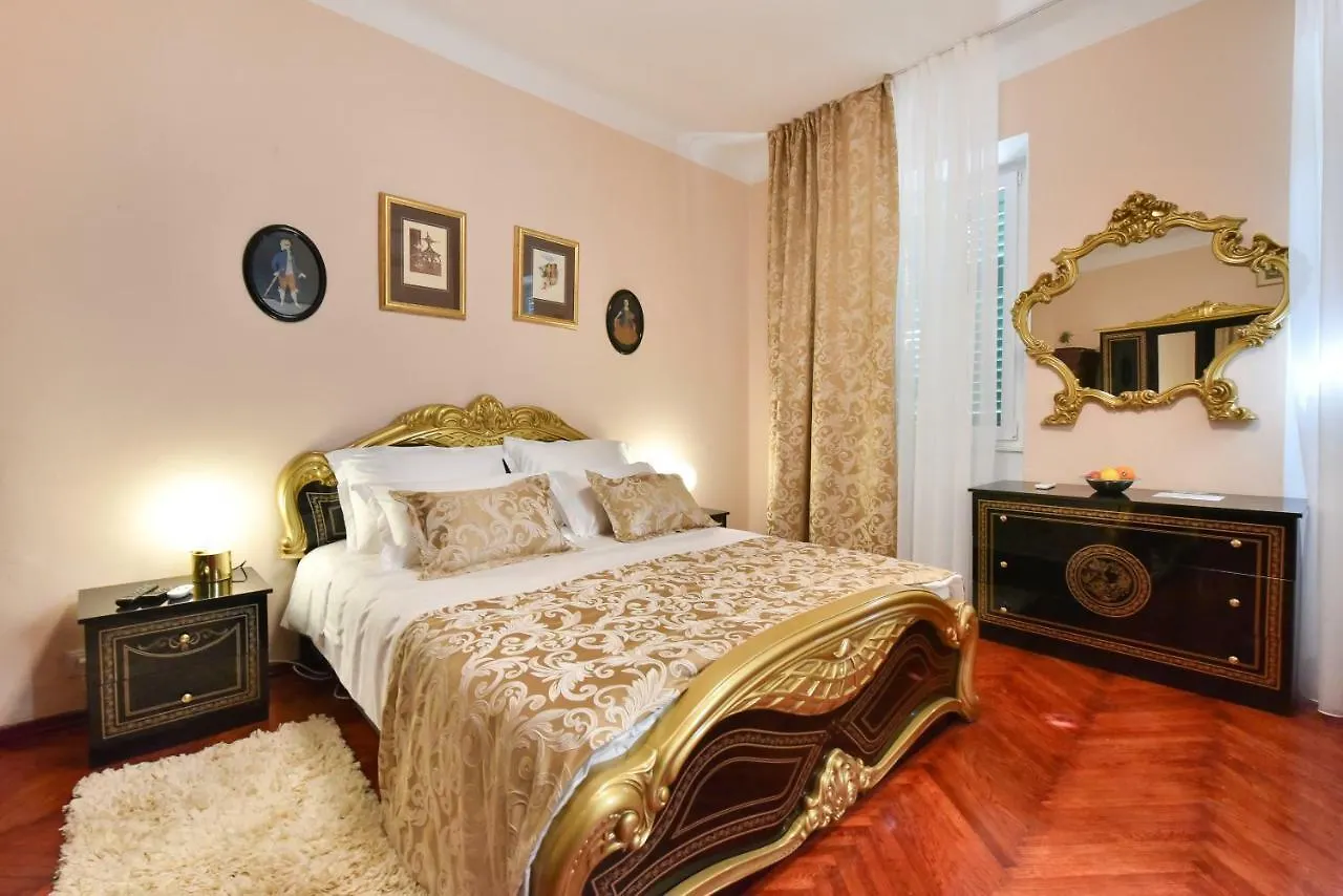 Old Town Jacuzzi Suite Zara 4*,  Croazia